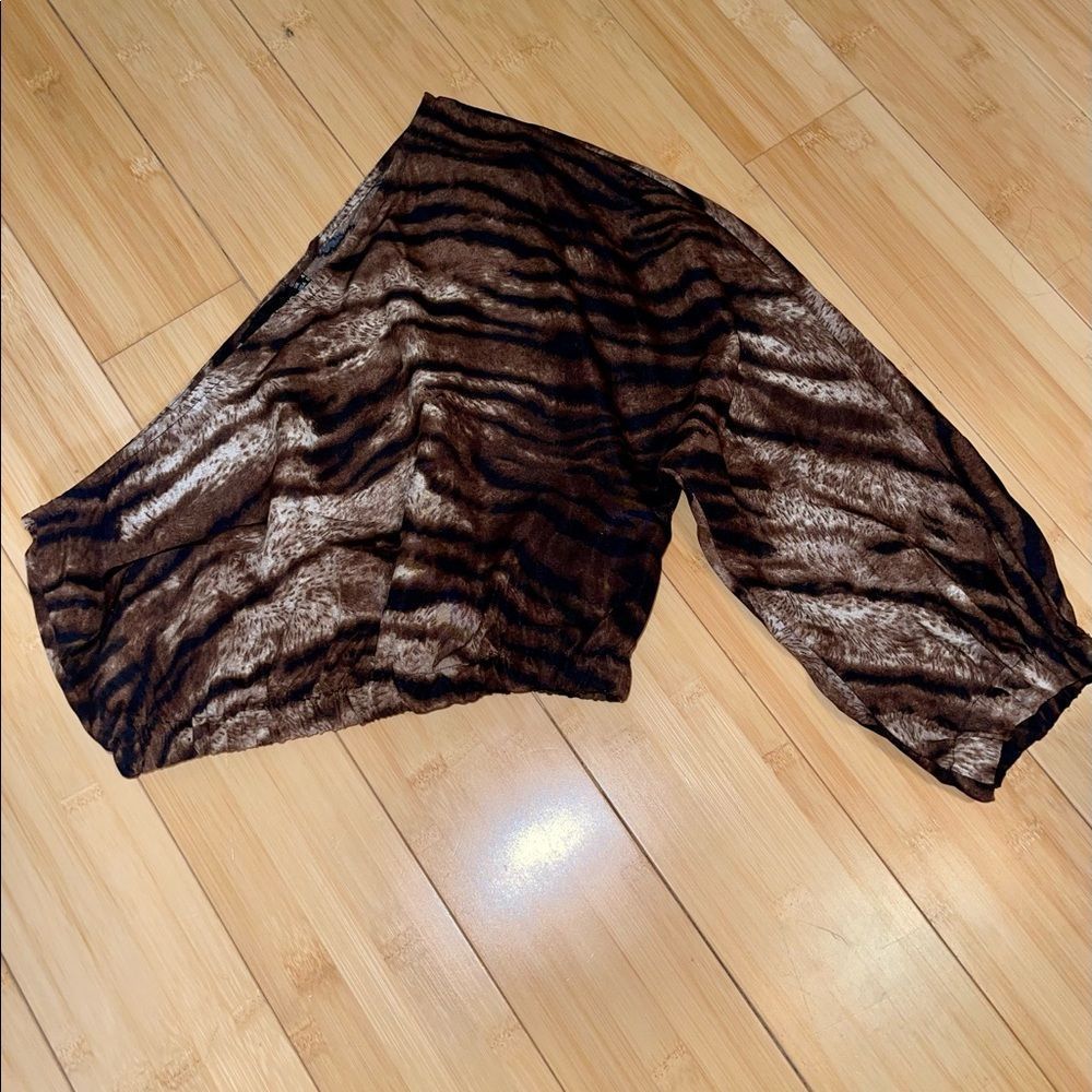 PrettyLittleThing Animal Print Set - Picture 4 of 5
